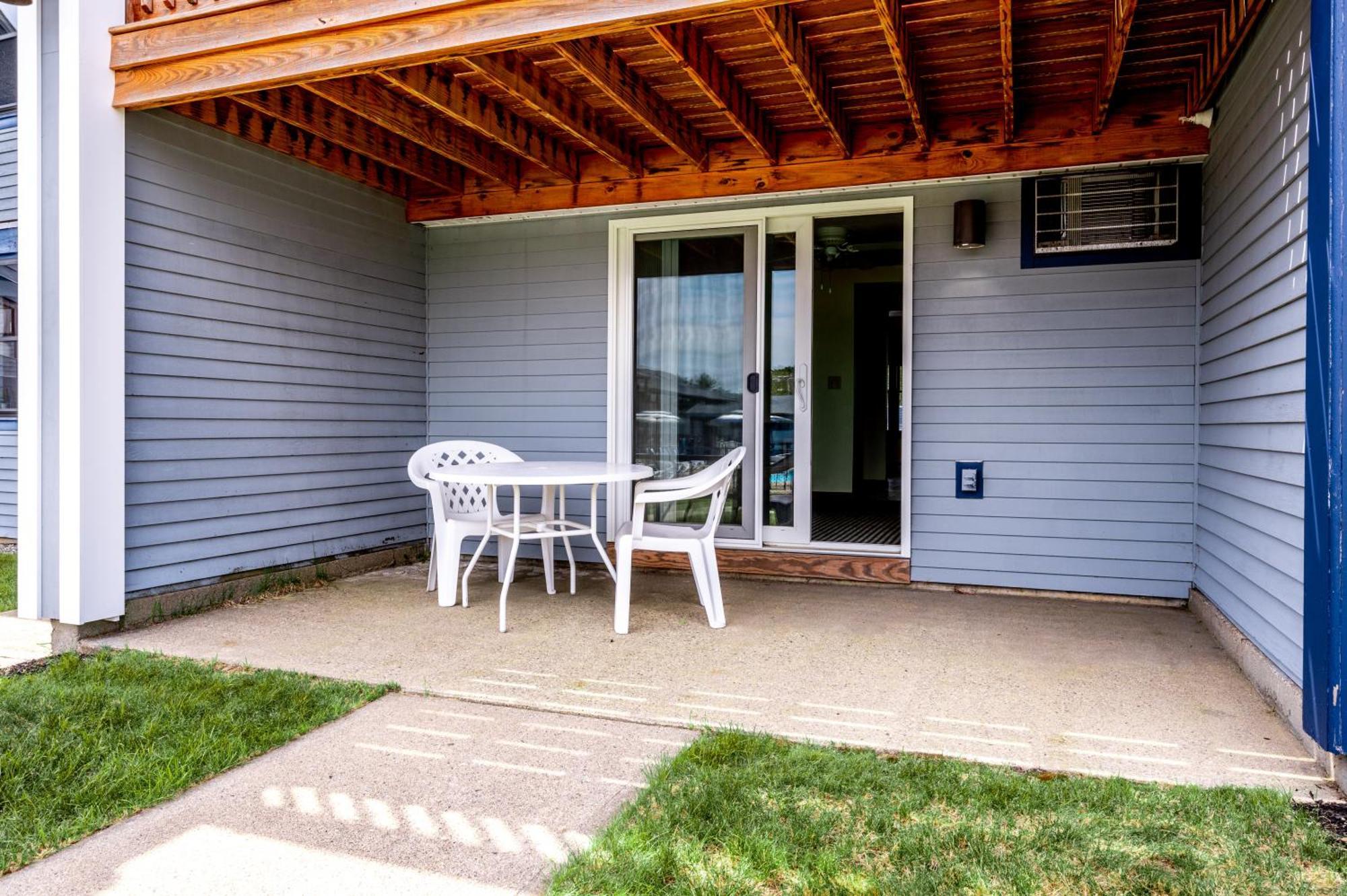 Nautical Mile Resort Wells Buitenkant foto