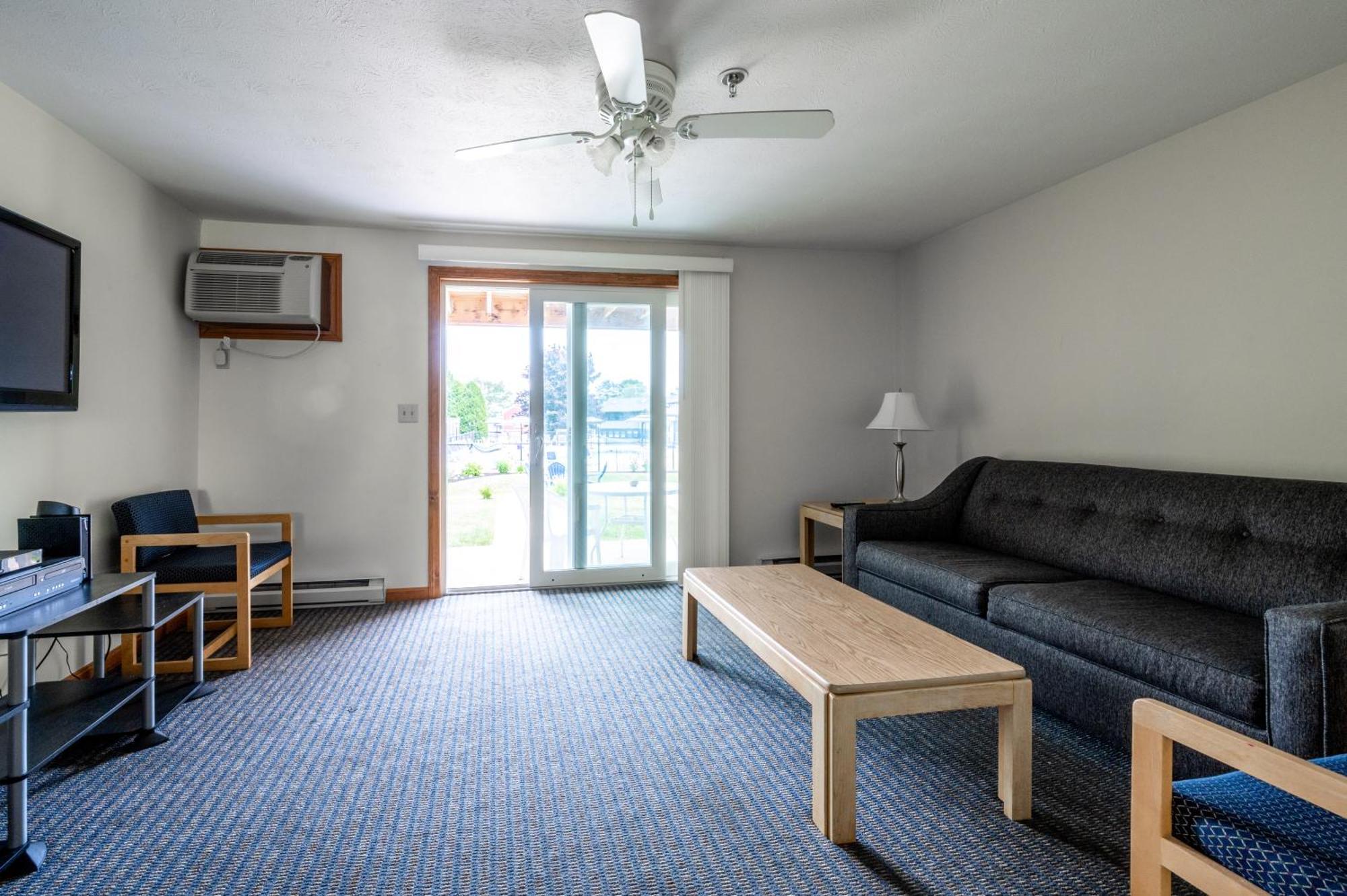 Nautical Mile Resort Wells Buitenkant foto