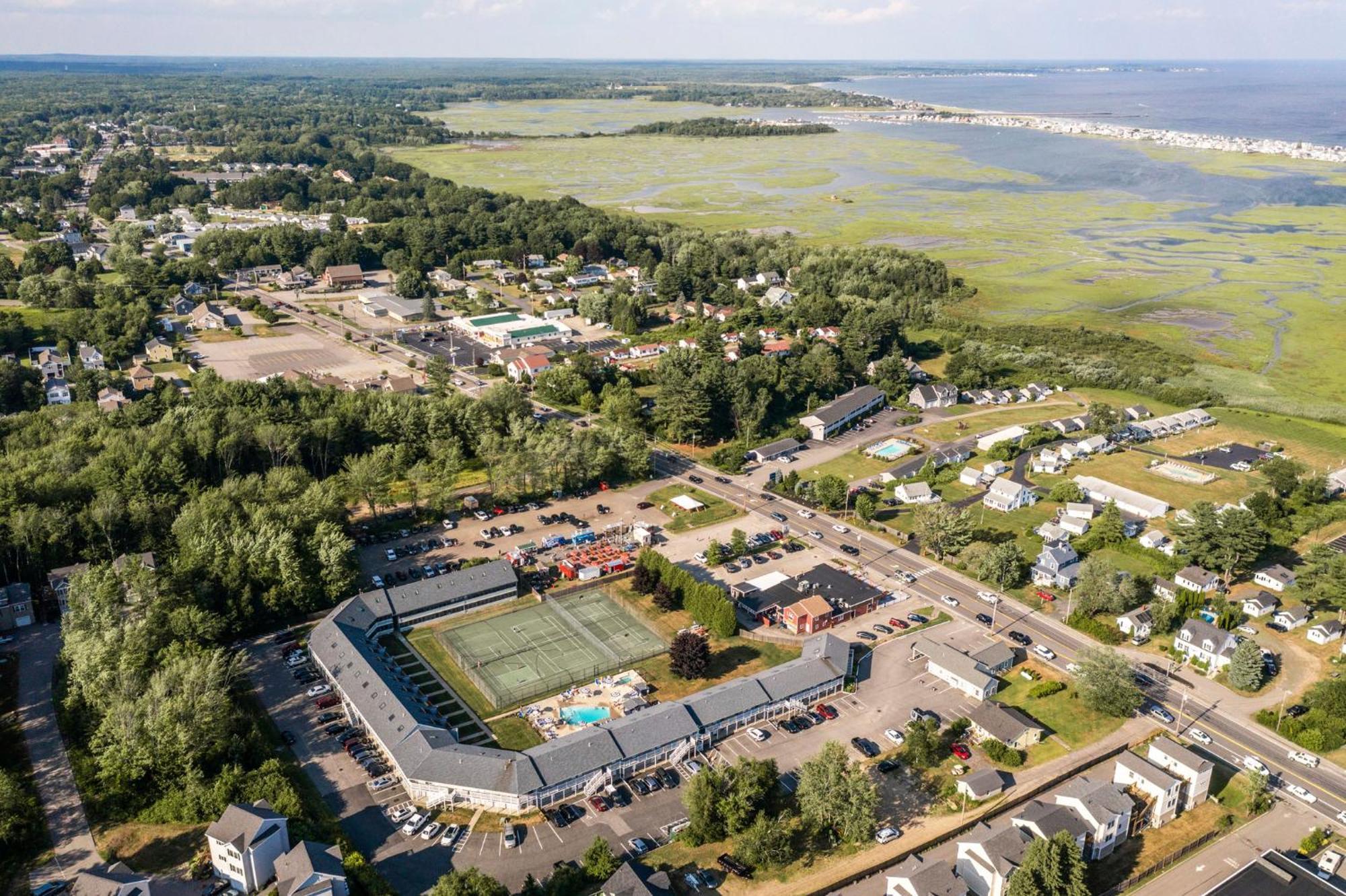 Nautical Mile Resort Wells Buitenkant foto